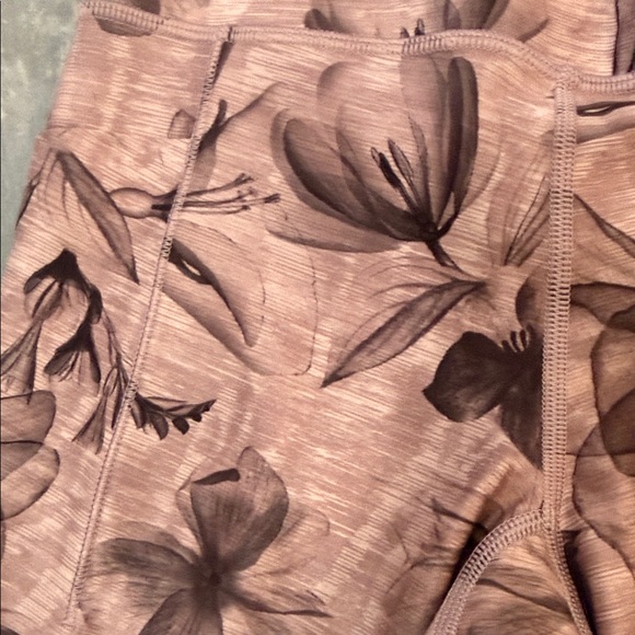 Athleta Salutation Stash Pocket II Floral Leggings women’s XS - Picture 3 of 4